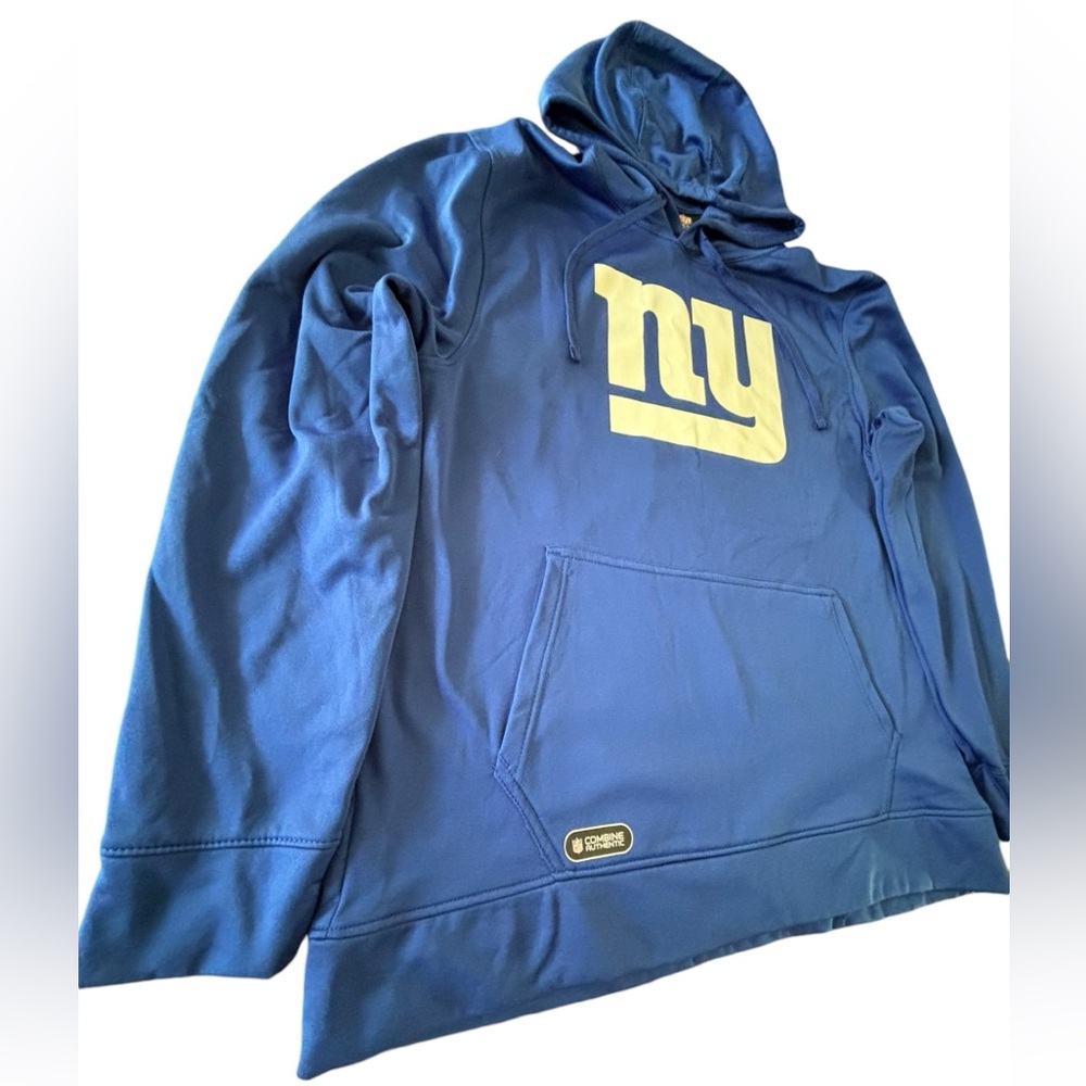 New Era- New York Giants Hoodie- Medium- Like new condition!!!‎